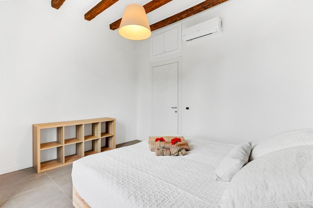 Alessia'S Flat- Naviglio Grande Daire Buccinasco Dış mekan fotoğraf